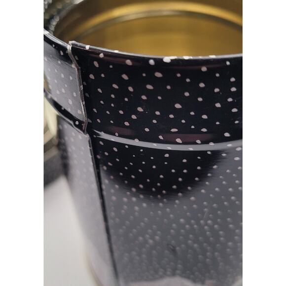 Set of 4 Lynn Gates Nesting Christmas Tins Snowy Christmas Eve with Santa on Lid - Picture 9 of 9